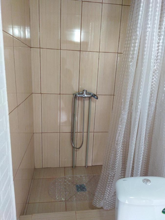 Hotel Гостевой Дом Ксения Sochumi Exterior foto