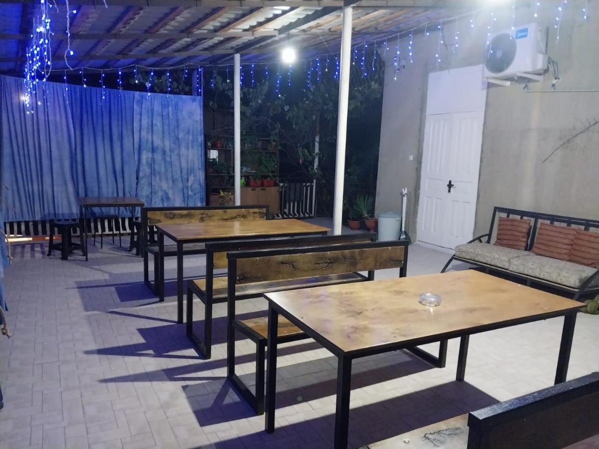 Hotel Гостевой Дом Ксения Sochumi Exterior foto